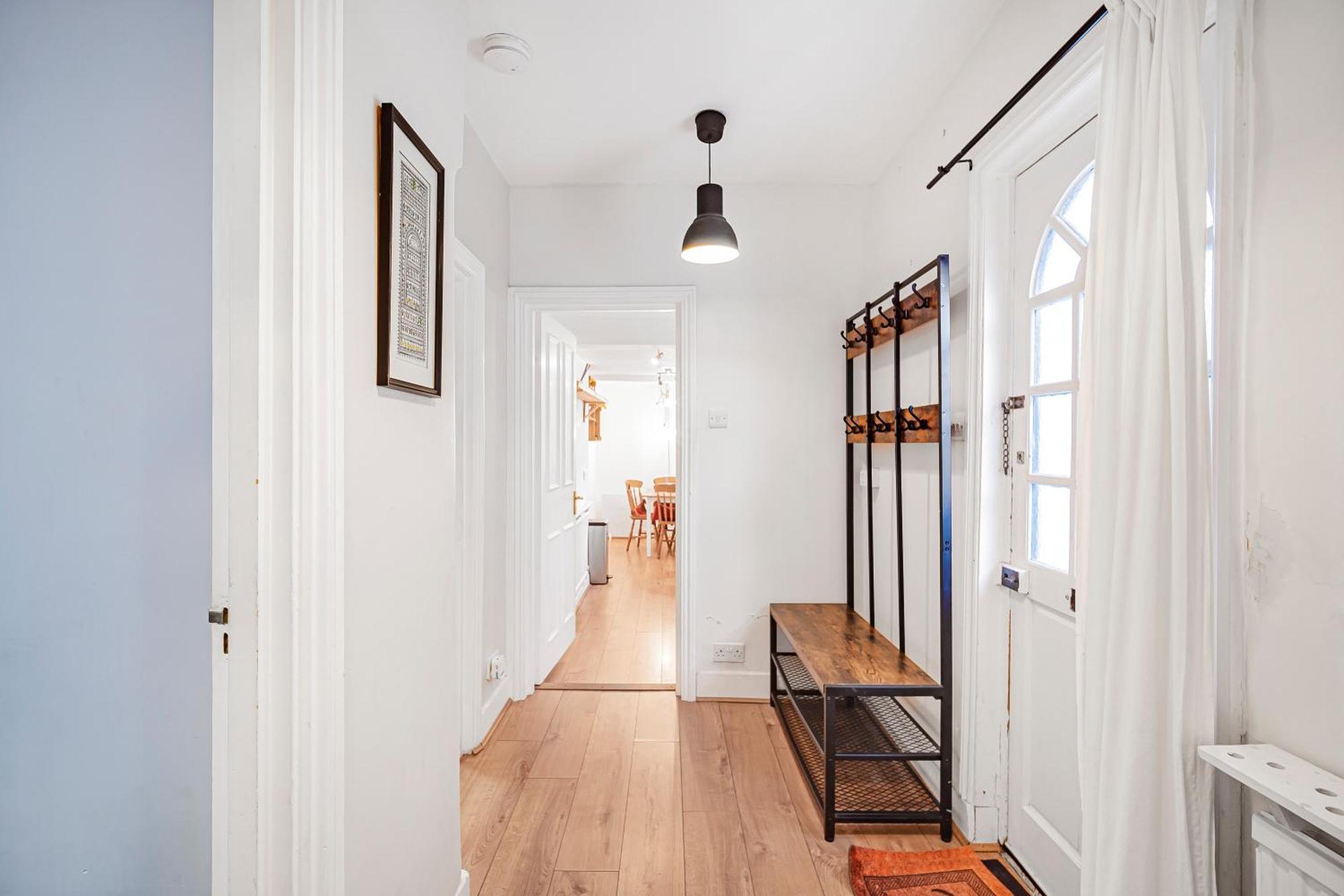 Pass The Keys Private Garden Apartment By Tulse Hill Station Londra Esterno foto