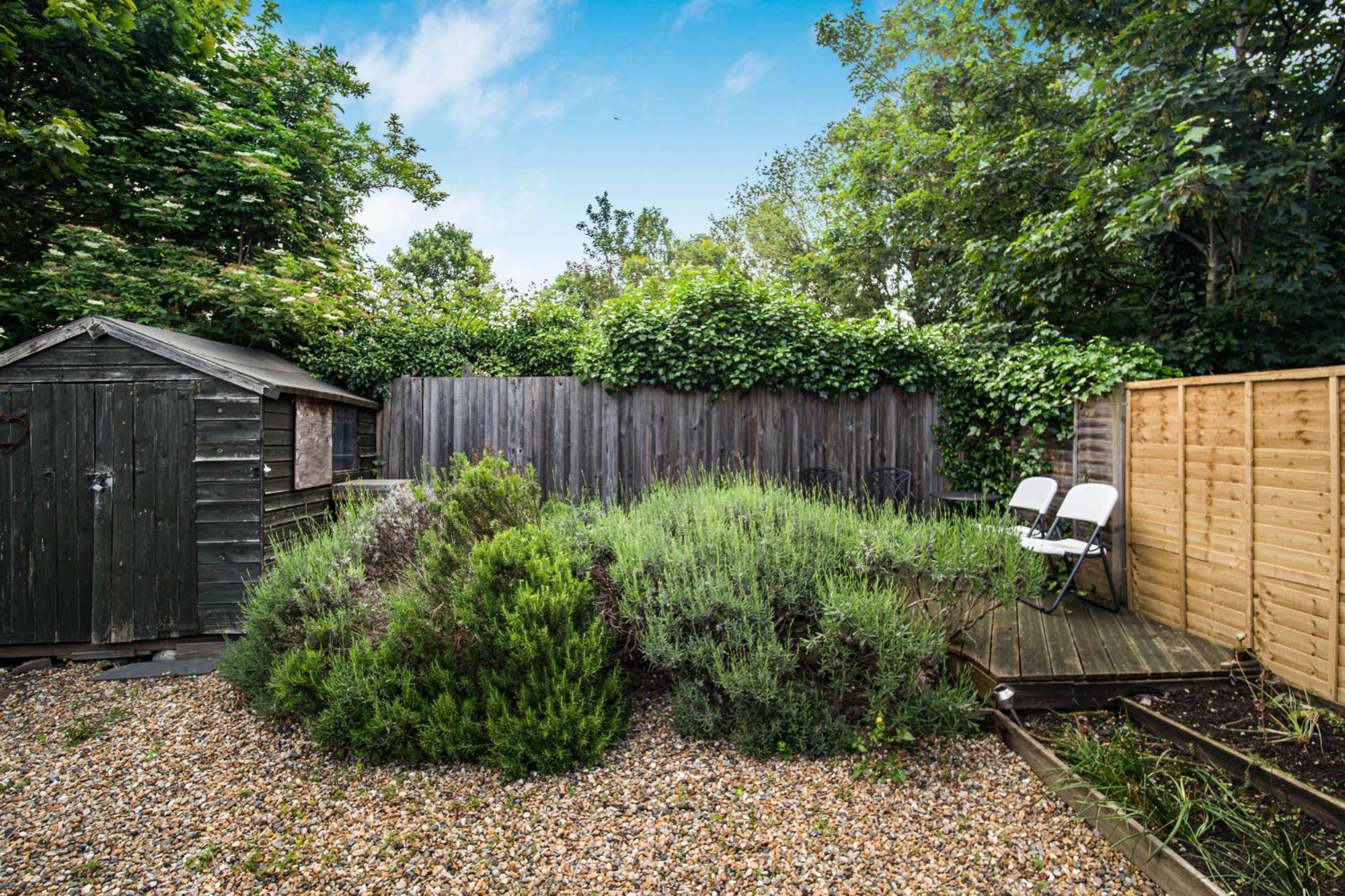 Pass The Keys Private Garden Apartment By Tulse Hill Station Londra Esterno foto